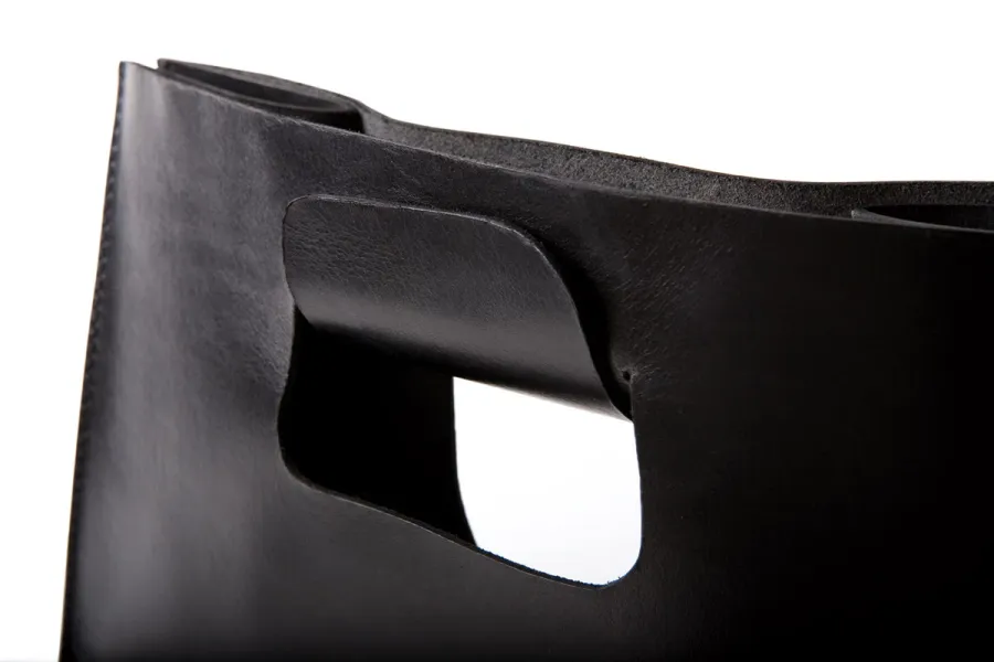 picture 4 A unique large leather bag