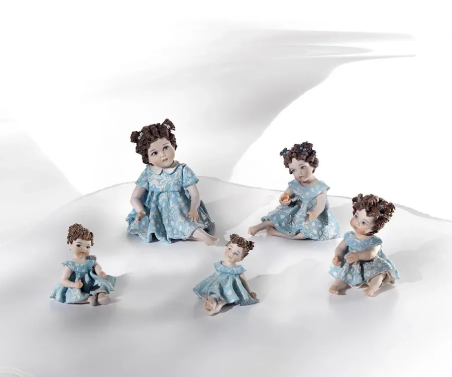 obrazek 2 Porcelanowa dziewczynka w jasnoniebieskiej sukience - Sibania