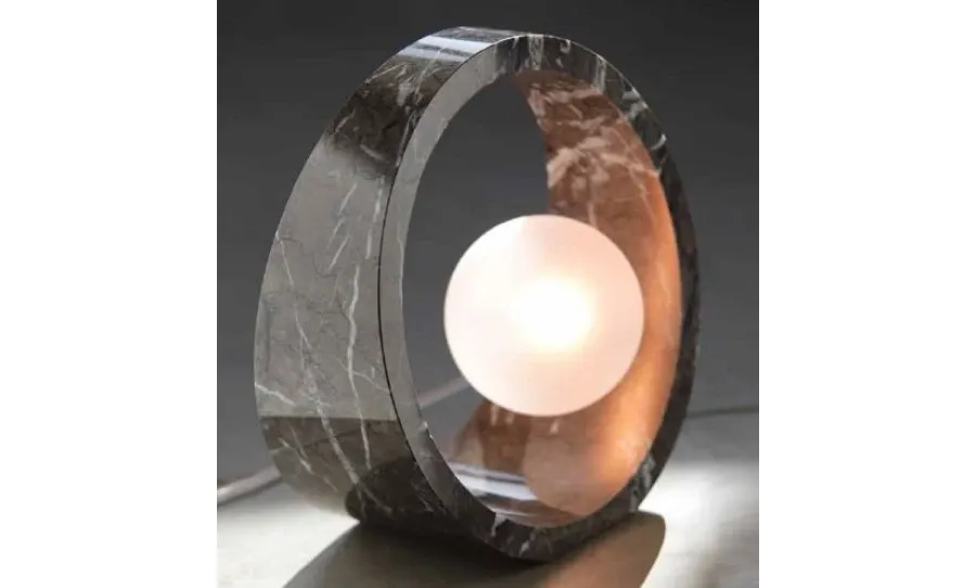obrazek 1 Piękna lampa stołowa z czarnego marmuru Carnico i szkła mrożonego - Il Paralume Marina