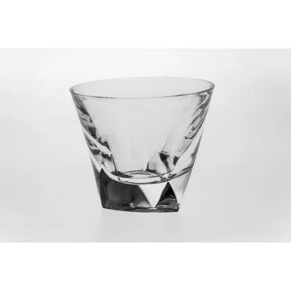 Zdjęcie Elegancki zestaw 6 szklanek do whisky Triangle