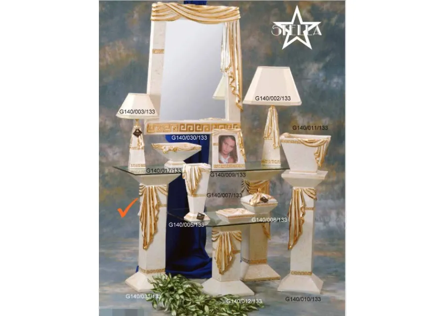 obrazek 1 Wyjątkowa konsola do salonu ze złotym zdobieniem