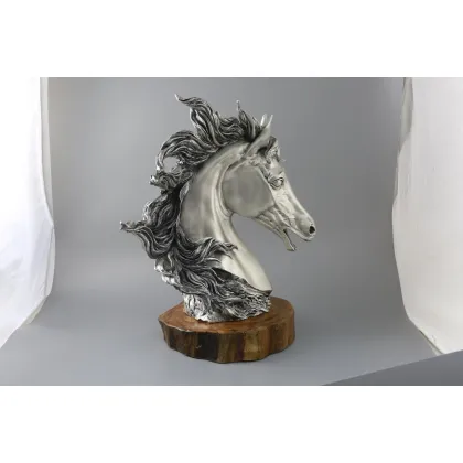 Zdjęcie Wyjątkowa figura głowy konia jako ozdoba do biura - ArtBe