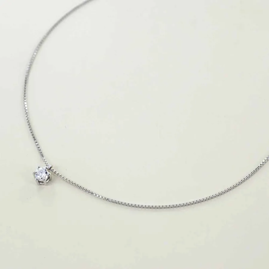 obrazek 3 Mały włoski naszyjnik Punto Luce z diamentem