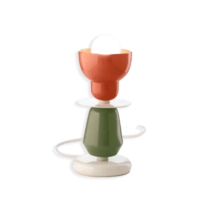 Zdjęcie Stylowa włoska lampka na stolik do sypialni