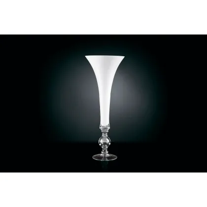 Picture A large vase with a classic shape from the Italian brand VG