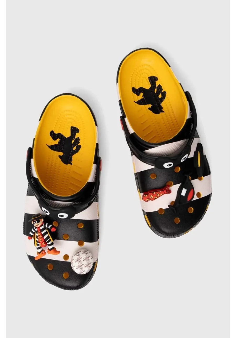 obrazek 1 Crocs klapki Crocs x McDonald’s Hamburglar Clog kolor czarny 209393.BLW