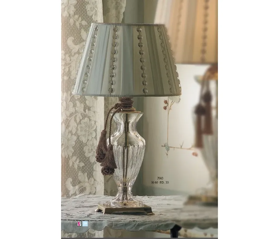 obrazek 1 Wyjątkowa kryształowa lampa stołowa w kolorze przezroczystym z kloszem Swarovski Spectra – Il Paralume Marina