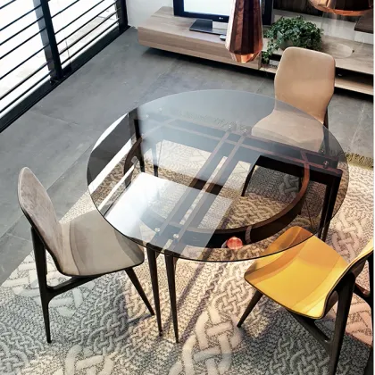 Zdjęcie Krzesło w stylu minimalistycznym