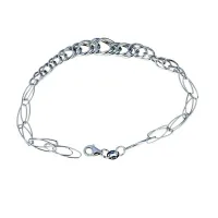 Picture Italian bracelet on a graduated chain with shiny oval links with a maximum width of 8 mm.
