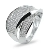 Picture Elegant ring made of white gold and cubic zirconia