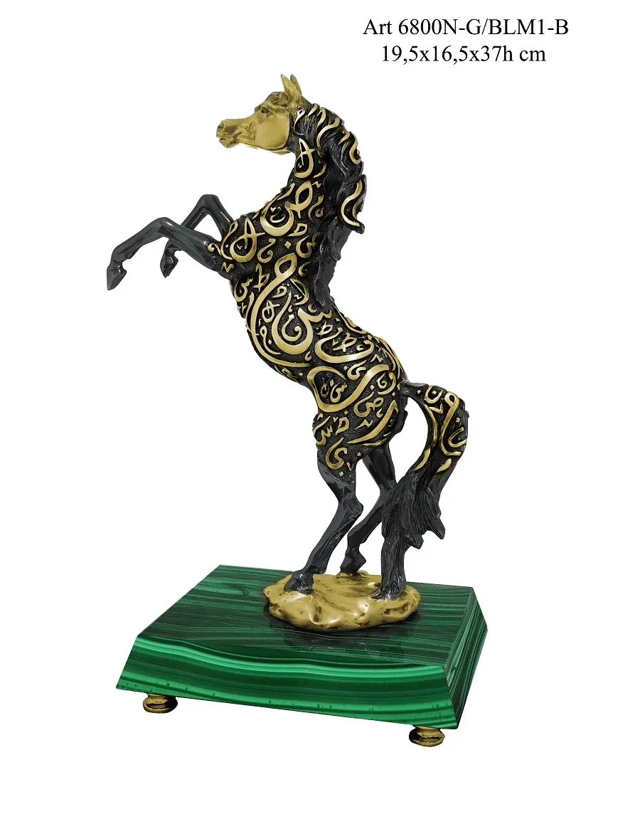 obrazek 1 Ekskluzywna pozłacana figura konia