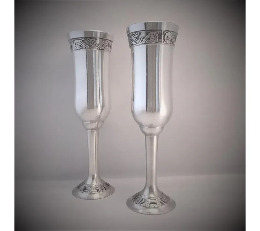 obrazek 2 Zestaw dwóch irlandzkich cynowych kieliszków do szampana