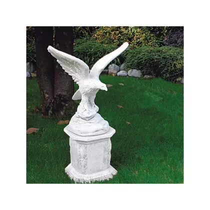 Zdjęcie Piękna stylowa figura orła - Italpark