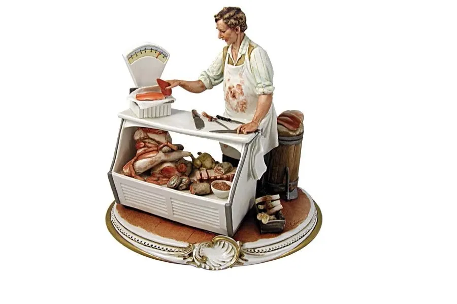 obrazek 1 Salonowa figurka rzeźnika z porcelany