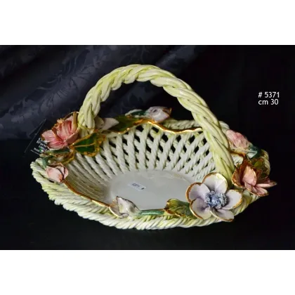 Picture A beautiful decorative basket for fruit or other snacks