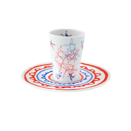 Zdjęcie Ładna porcelanowa filiżanka ze spodkiem do kawy