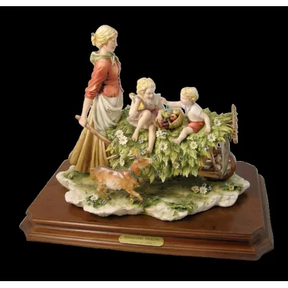 Zdjęcie Matka z dziećmi wracający z pola - włoska figurka porcelanowa