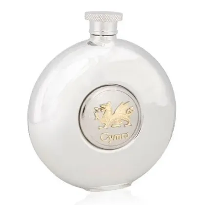 Zdjęcie Niepowtarzalny prezent – stylowa piersiówka zdobiona złotym walijskim smokiem