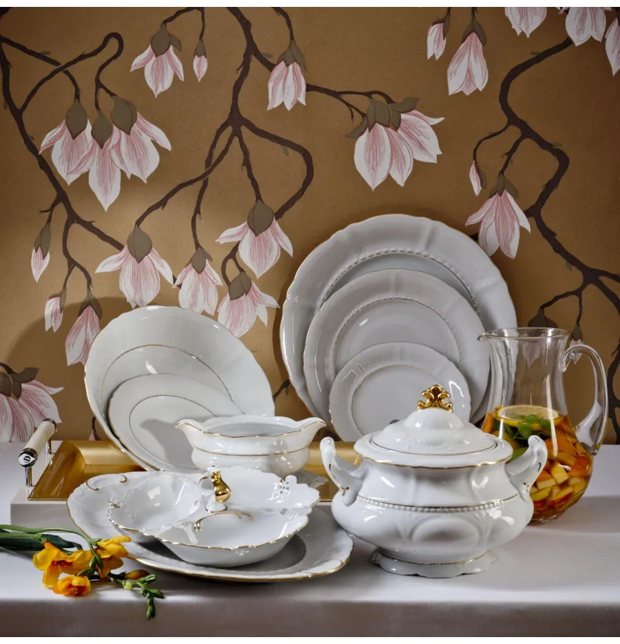 obrazek 2 Stylowa 25-częściowa zastawa obiadowa z porcelany zdobiona delikatną złotą obwódką w stylu nowoczesnym – Leander