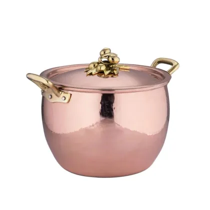 Zdjęcie Stylowy garnek miedziany z pokrywą od włoskiej marki