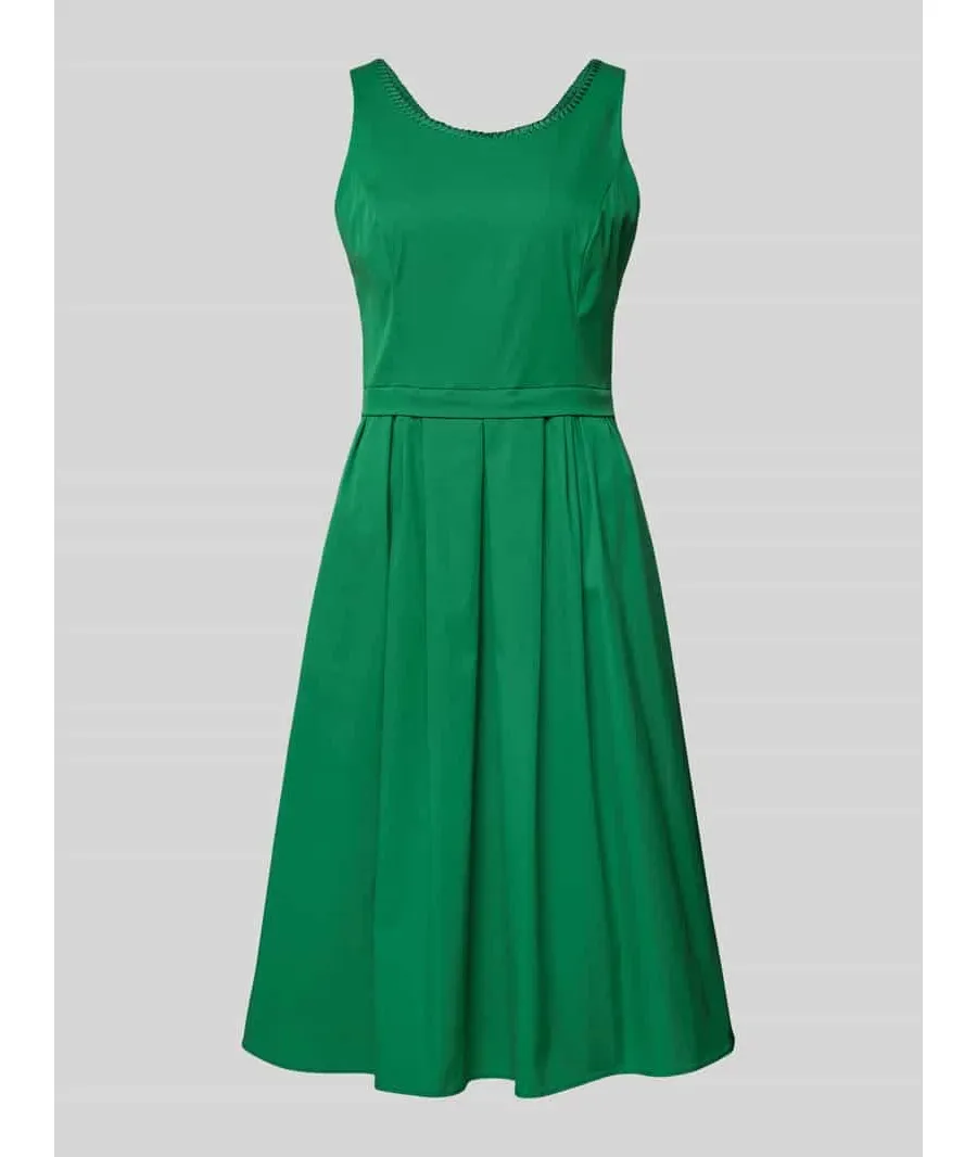 obrazek 1 Sukienka o długości do kolan z zakładkami