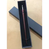 Zdjęcie Drewniane pióro w eleganckim pudełku