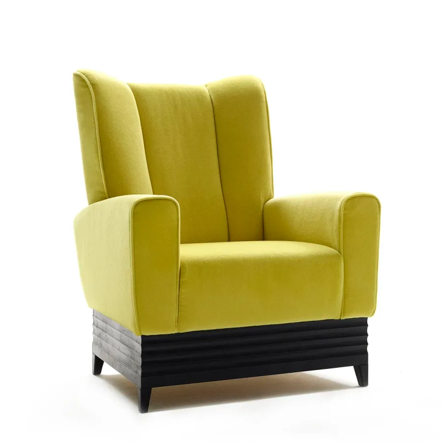 obrazek 4 Fotel z drewnianą podstawą pokrytą skórą H.105xL.87xP.82 cm