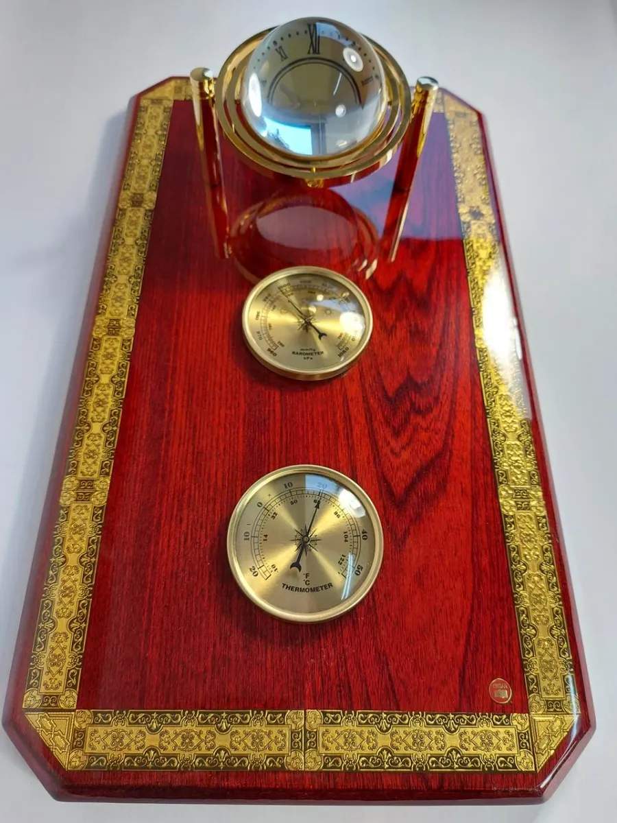 picture 2 Decorative clock Discovery of America