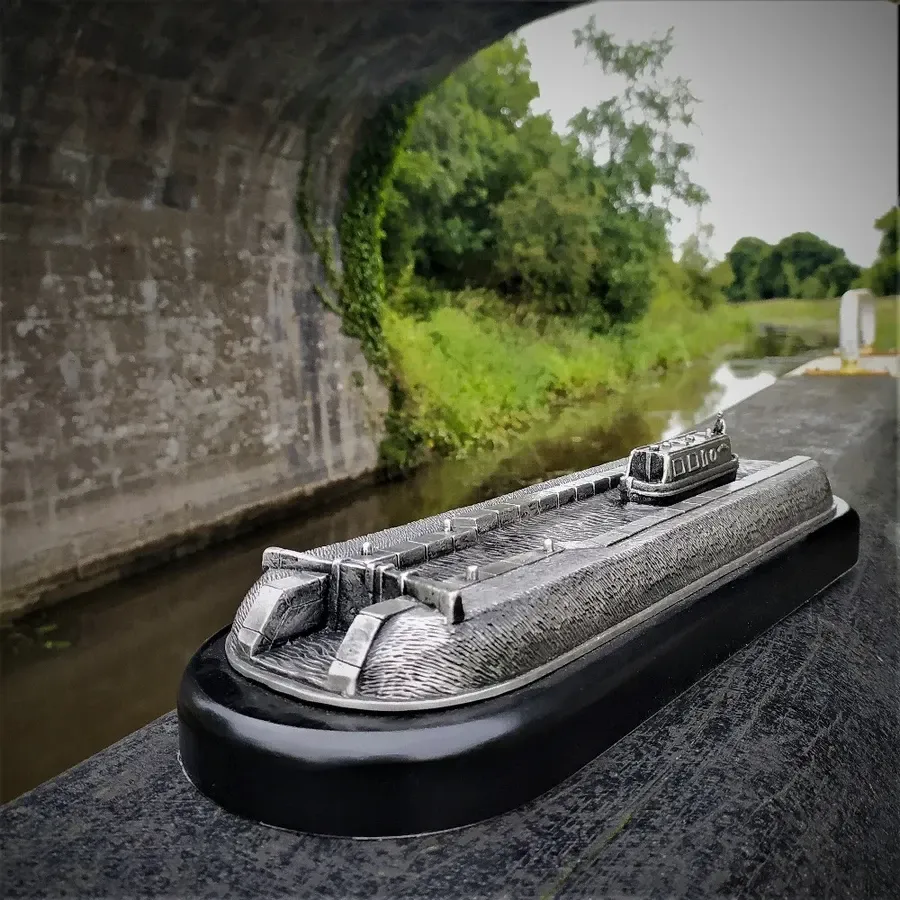 obrazek 1 Wyjątkowa rzeźba barki rzecznej z pewteru