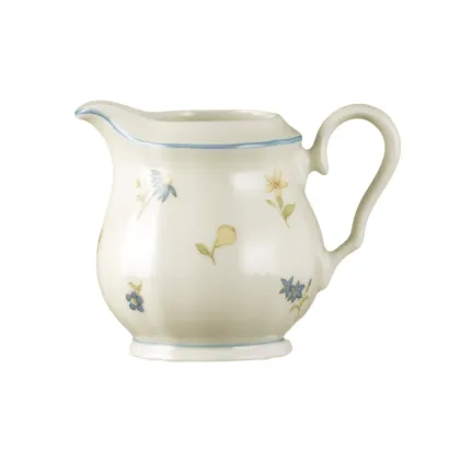 Picture Small porcelain milk jug decorated with a floral motif - Seltmann Weiden