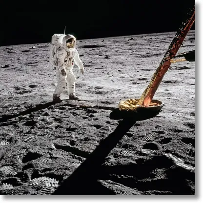 Zdjęcie Książka Buzz Aldrin. Apollo 11. ‘Inspecting the Eagle’ - Taschen