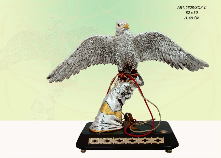 obrazek 1 Orzeł na dłoni włoskiego producenta