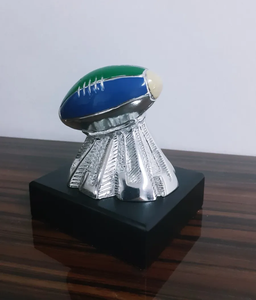 picture 1 Statuette with a rugby ball - Astra Argenti