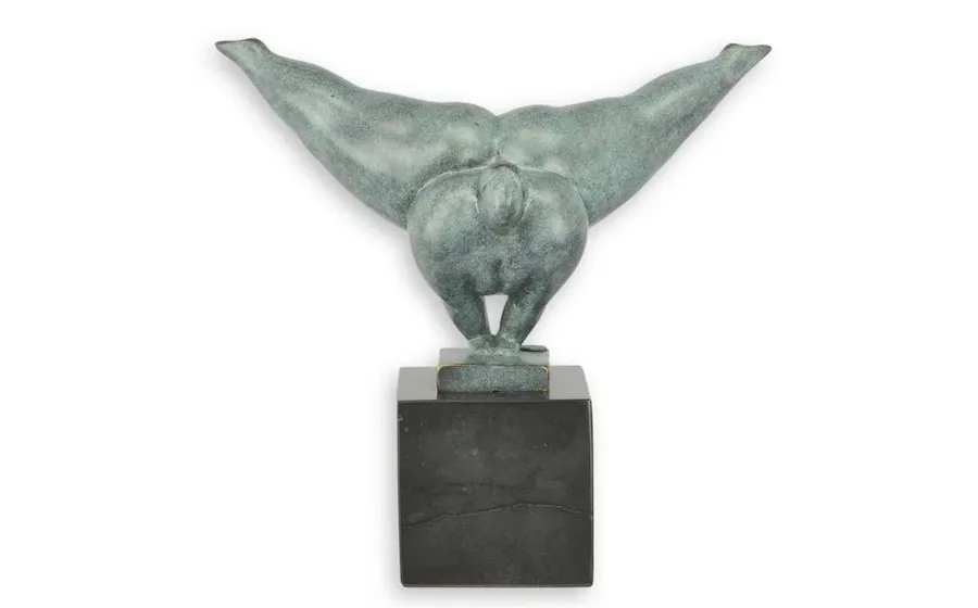 obrazek 1 Prestiżowa rzeźba gimnastyczki wykonana z brązu