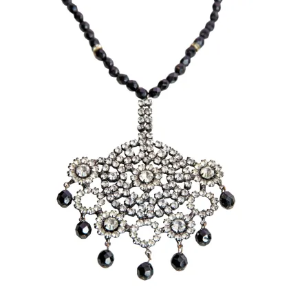 Zdjęcie Naszyjnik w stylu deco z czarno-białymi kryształkami