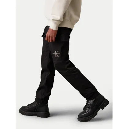 Zdjęcie Calvin Klein Jeans Joggery Essential IB0IB02270 Czarny Regular Fit