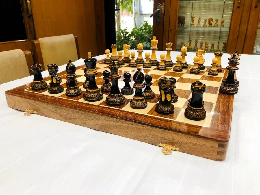 obrazek 7 Luksusowa plansza z fantastycznymi figurami do gry w szachy - The Chess Empire