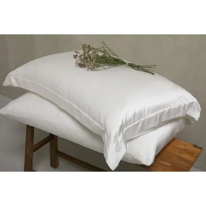 Zdjęcie Miękka poduszka jedwabna Leonardo 50x80