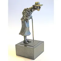Picture Elegant plated bronze figurine