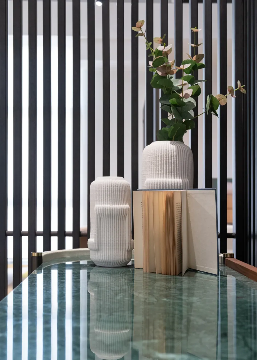 obrazek 14 Stylowy włoski kredens w stylu modernistycznym - do salonu