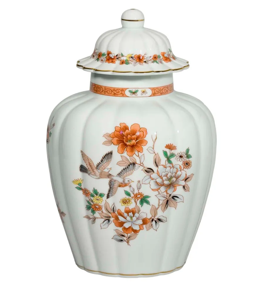 obrazek 1 Stylowy porcelanowy dzbanek Castanheira z kolekcji Magnolia - Vista Alegre
