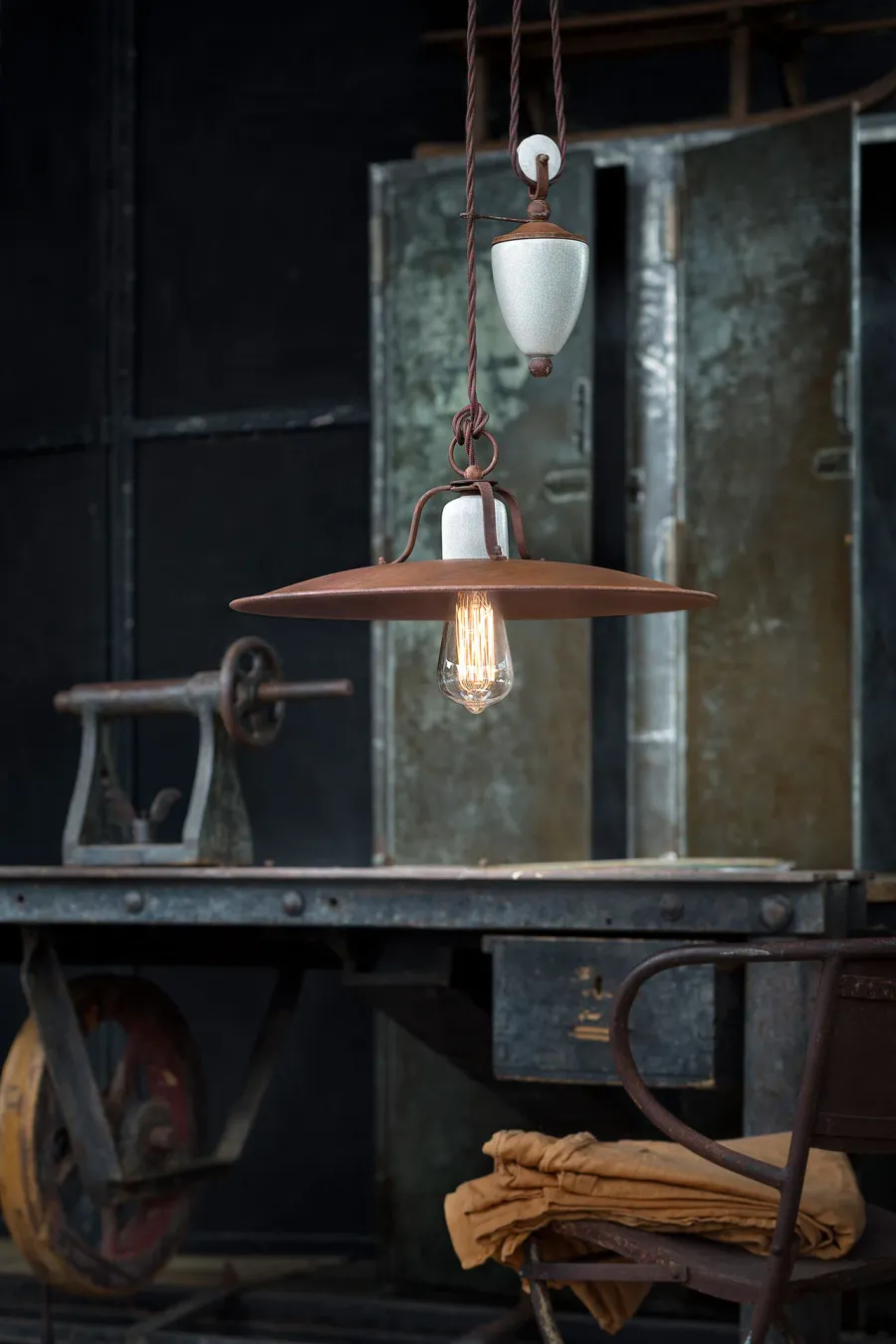obrazek 2 Ekskluzywna włoska lampa wisząca Grunge w stylu retro
