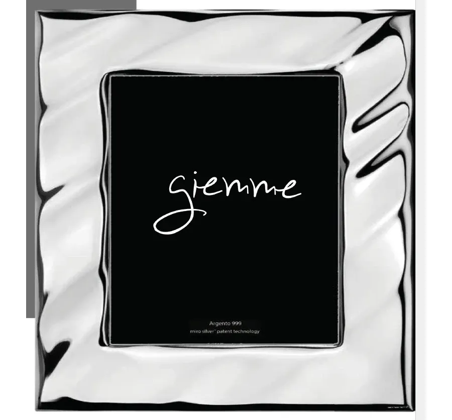 obrazek 1 Srebrna ramka na zdjęcia 13х18 cm ze stylowym falistym obrzeżem