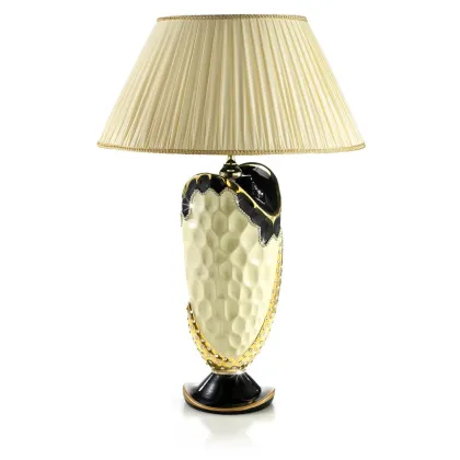 Zdjęcie Wyjątkowa lampa z ceramiki do salonu