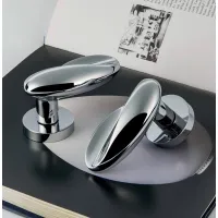 Zdjęcie Nietypowa klamka mosiężna Moon z Włoch