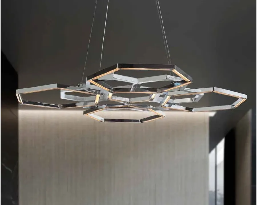 obrazek 1 Stylowy mosiężny żyrandol z kolekcji Hexagon w wykończeniu niklem i z paskami LED – Il Paralume Marina