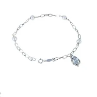 Picture Luxurious bracelet with a drop-shaped pendant and pearls