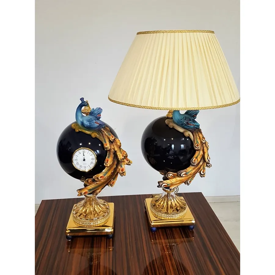 obrazek 4 Elegancka lampa z pięknym pawiem idealna do salonu