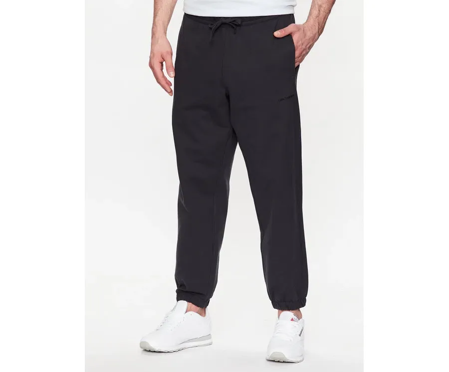 obrazek 1 New Balance Spodnie dresowe MP23551 Czarny Relaxed Fit