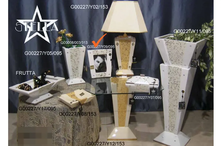 obrazek 1 Elegancka biała ramka do zdjęcia z ceramiki